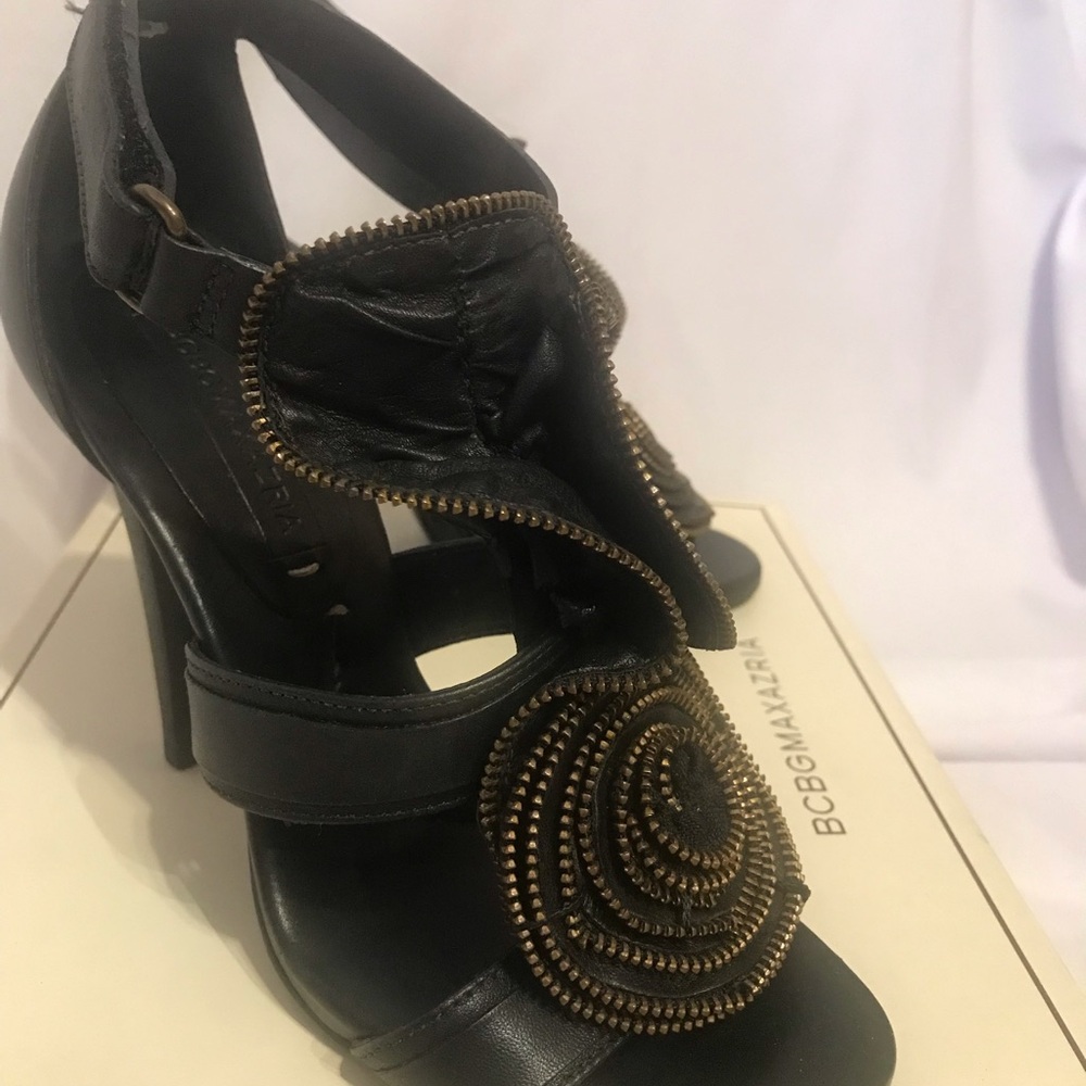 BCBG MAXAZRIA ladies size 5.5 m